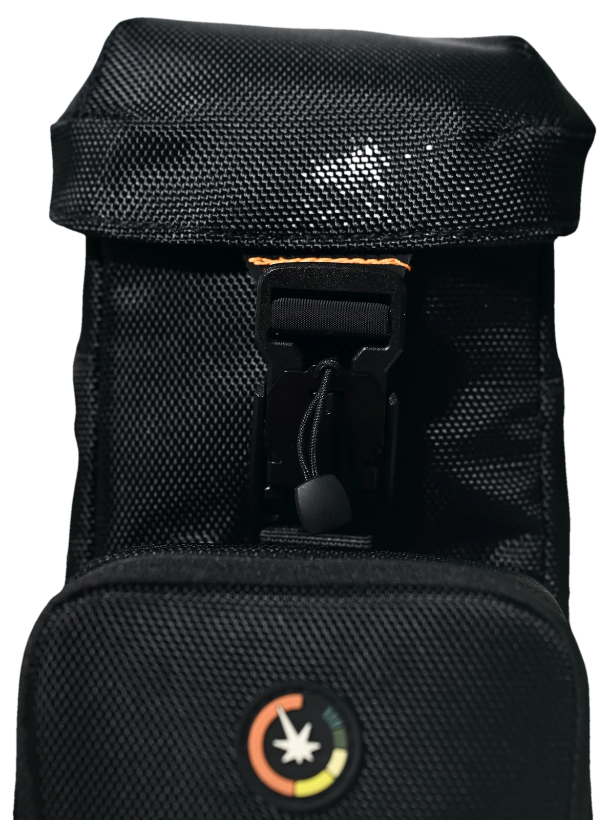 Close-up of the self-closing lid and magnetic latch